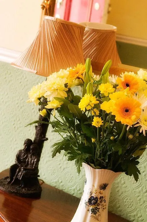 Linden Hall Townhouse 3*, Westport